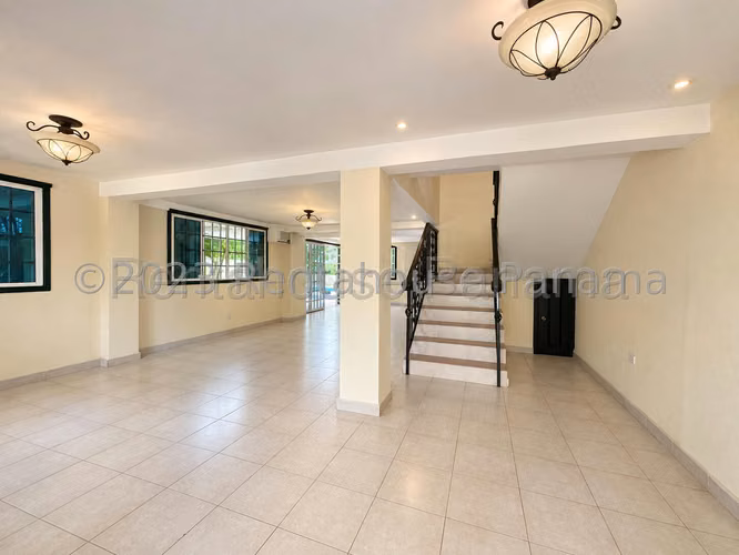 VENTA DE CASA EN ALBROOK MCD27-1082