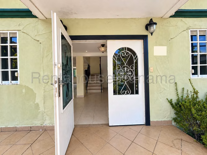 VENTA DE CASA EN ALBROOK MCD27-1082