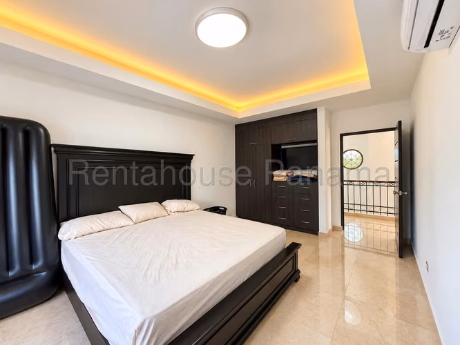 VENTA DE CASA EN CLAYTON MCD27-916
