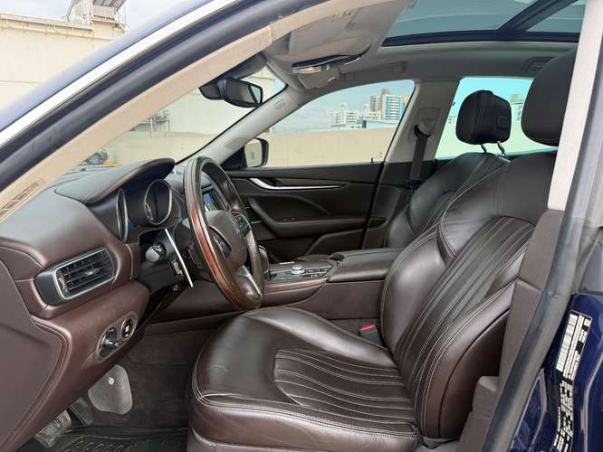 MASERATI LEVANTE 2017 26,900.00$