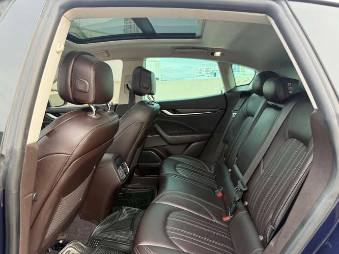 MASERATI LEVANTE 2017 26,900.00$