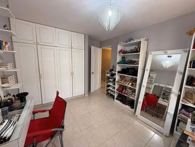 Casa en Altos de Panana residencial privado I con terraza  deposito 