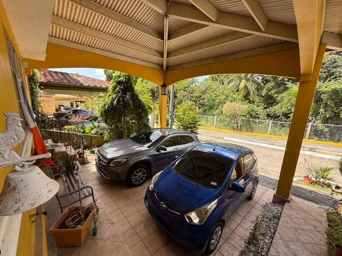 Casa en Altos de Panana residencial privado I con terraza  deposito 