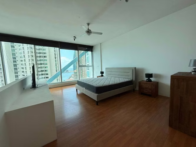 Venta de Apartamento en el PH LoftFour 41 - L.G.