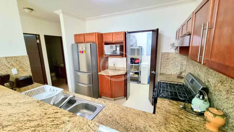 Alquiler Apartamento Amoblado Embassy Village. Precio de Oportunidad