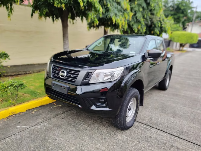 NISSAN NP MANUAL 4X4 NEGOCIABLE  - Imagen 3