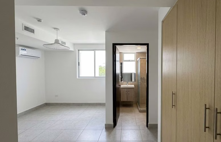 Apartamento en Via España I con excelente iluminacion y ubicacion