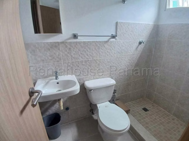 Casa en alquiler en Brisas del Golf 27MAM552