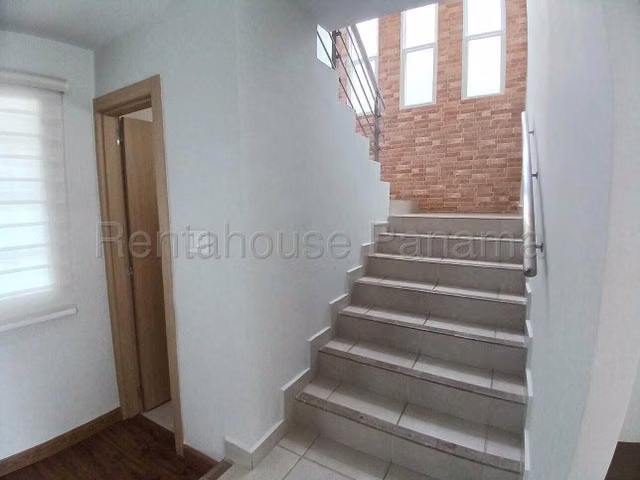 Casa en alquiler en Brisas del Golf 27MAM552