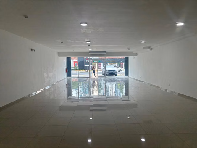  ¡ALQUILER DE LOCAL COMERCIAL – PLANTA BAJA!/COMMERCIAL SPACE FOR RENT – GROUND FLOOR