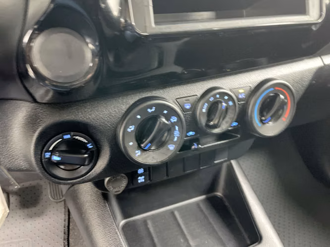 TOYOTA HILUX - 2025 - PPHX - Automarket - Imagen 9