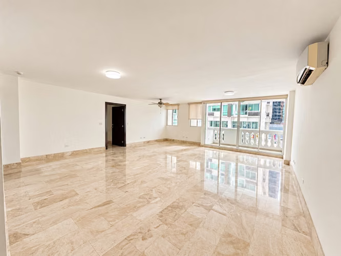 Venta apartamento remodelado, Obarrio 