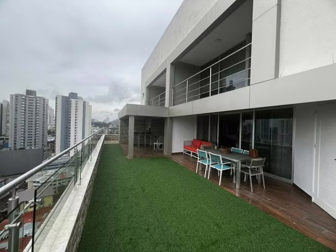 AMPLIO Y HERMOSO APARTAMENTO CON ENTRADA DIRECTA AL PARQUE OMAR - C.J.