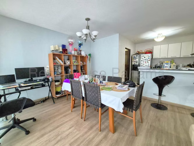 Venta de Apartamento Amoblado en PH Bayfront, Avenida Balboa 26-8489GG