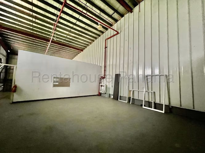 Venta Galera 291 m2 Dos Niveles con Mezzanina y Cuarto Frio Don Bosco - ALYC 27-2454