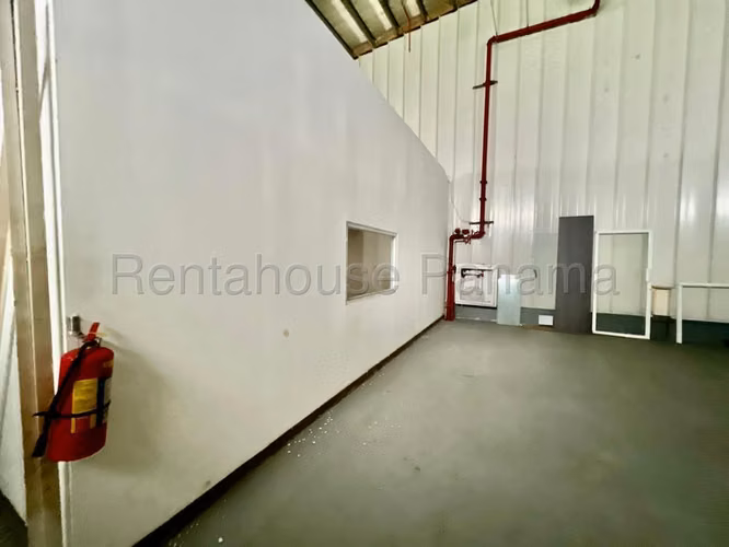 Venta Galera 291 m2 Dos Niveles con Mezzanina y Cuarto Frio Don Bosco - ALYC 27-2454