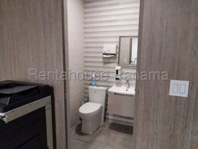 Alquiler Galera 1400 m2 con Oficinas y Paneles Solares Don Bosco Juan Diaz - ALYC 27-2441 - Imagen 14