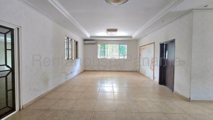 Venta de Casa Glamorosa en PH Altos del Country, Altos de Panamá 27-2453GG - Imagen 3