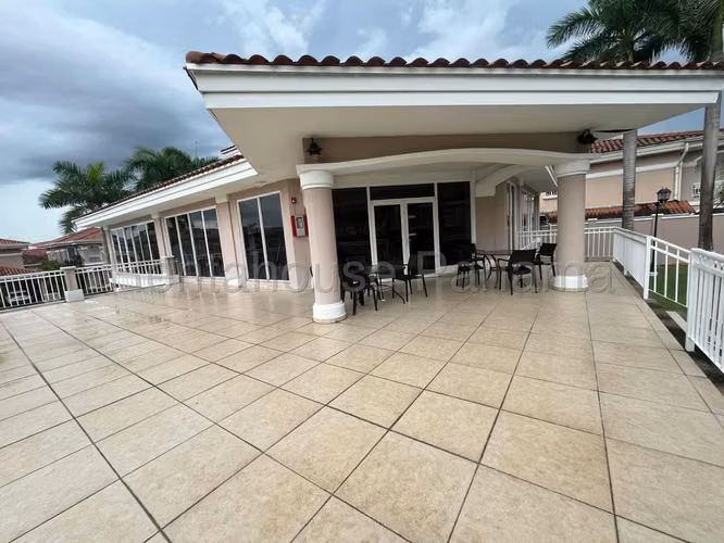 Venta de Casa Glamorosa en PH Altos del Country, Altos de Panamá 27-2453GG - Imagen 19