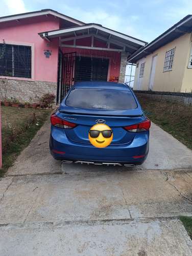 Elantra unico dueño