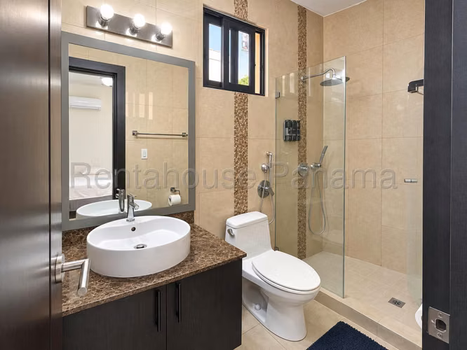 SE ALQUILA APARTAMENTO EN AMADOR MDV27-2435
