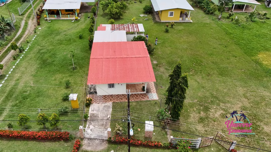 Casa con amplio terreno en venta en El Jagüito, Antón, Coclé