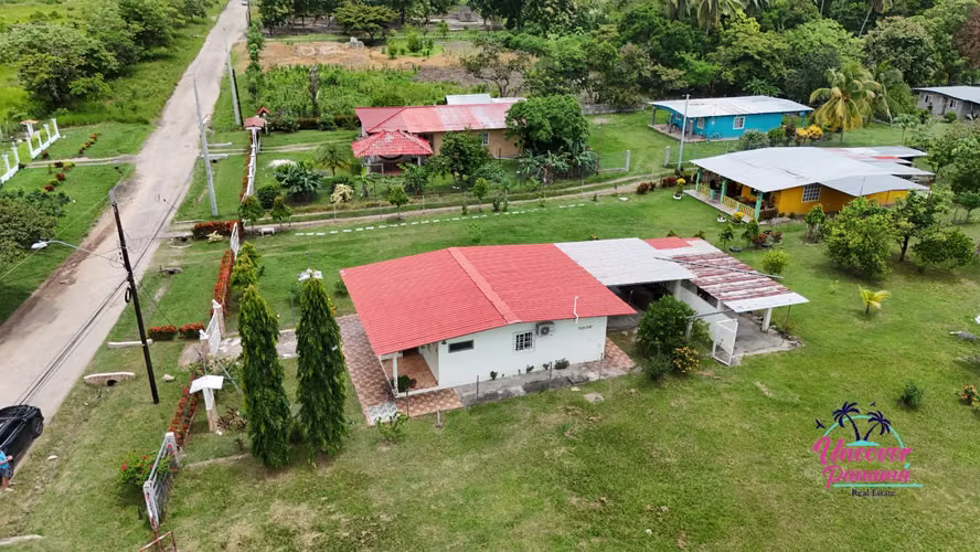Casa con amplio terreno en venta en El Jagüito, Antón, Coclé
