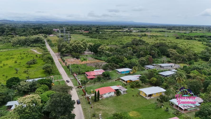 Casa con amplio terreno en venta en El Jagüito, Antón, Coclé