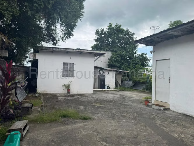 VENDO Casa con Cuartos para Alquiler en Rio Abajo 500m2 lote. MAG - Imagen 2