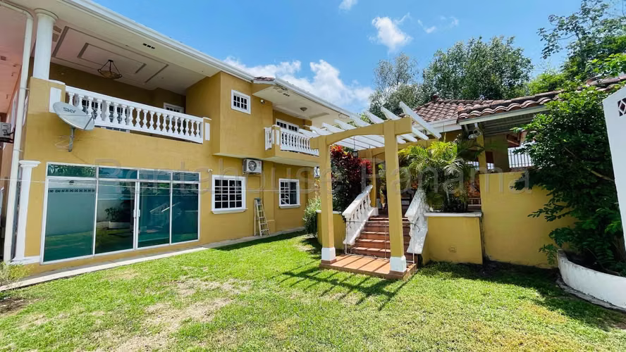 Casa en Venta en Las Cumbres. - Imagen 2