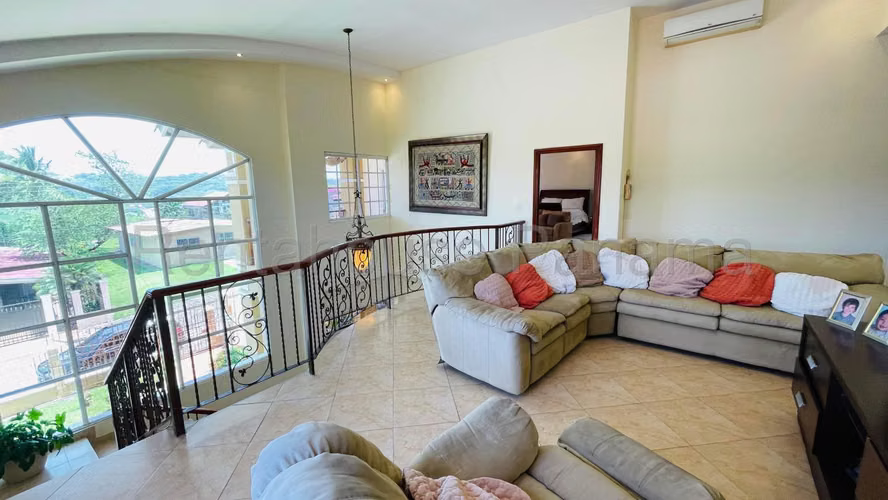 Casa en Venta en Las Cumbres. - Imagen 19