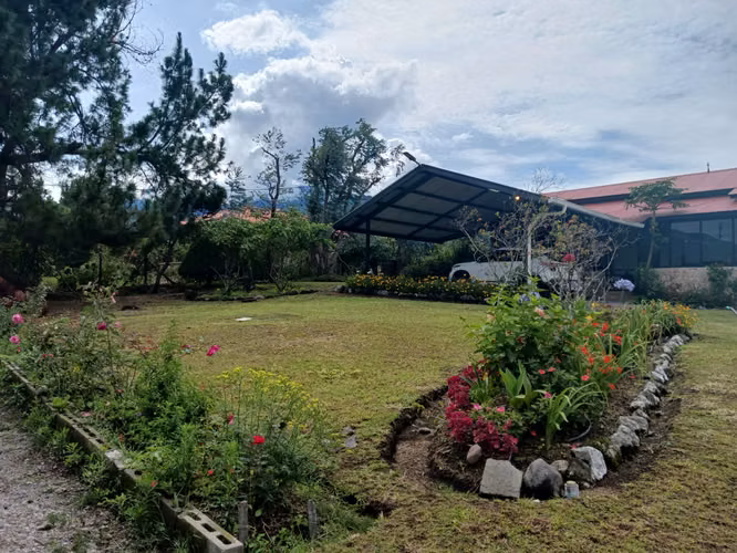 Volcan sobre la vía Principal - Imagen 3