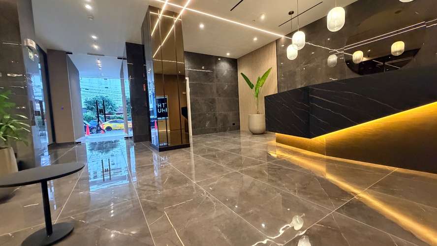 Premium Studio Apartment incl WiFi, Gym, Pool, Suana - Imagen 15
