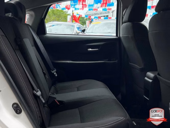 Toyota Yaris E 2023 Automática EG8266 - Imagen 7
