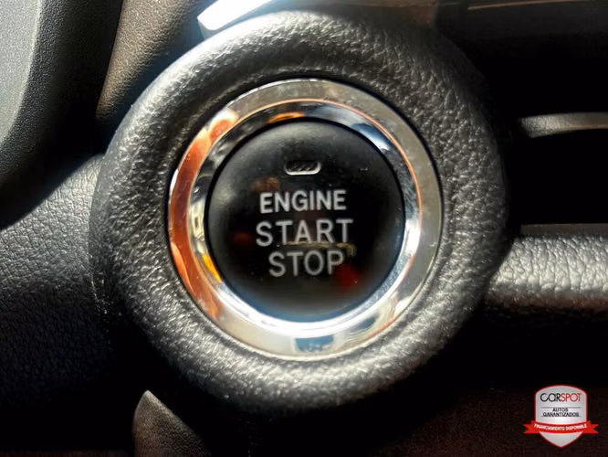 Toyota Yaris E 2023 Automática EG8266 - Imagen 11