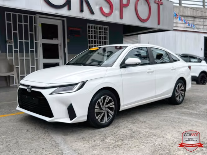 Toyota Yaris E 2023 Automática EG8266