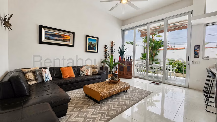 House for Sale in Altos del Golf 541 m² LR