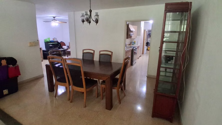 Villa de las Fuentes, 264mts, 3rec, 3.5 banos, $295,000 - Imagen 2