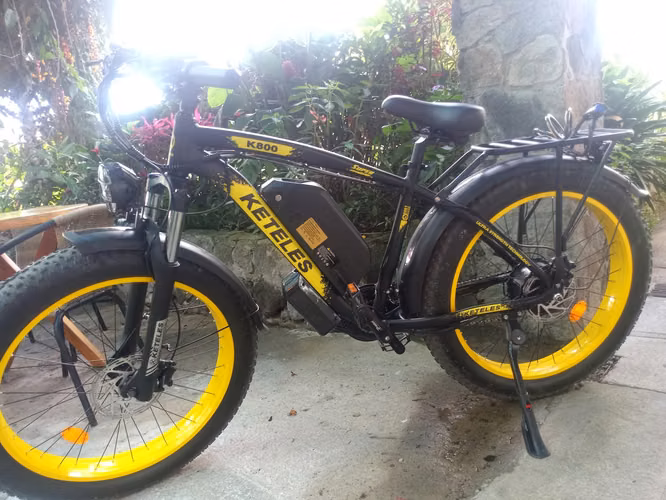 Vendo dos bicicletas motorizadas llantas gruesas, casi nuevas. 