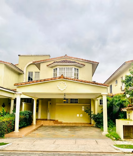 ALQUILO HERMOSA CASA EN CLAYTON RESIDENCIAL CERRADO