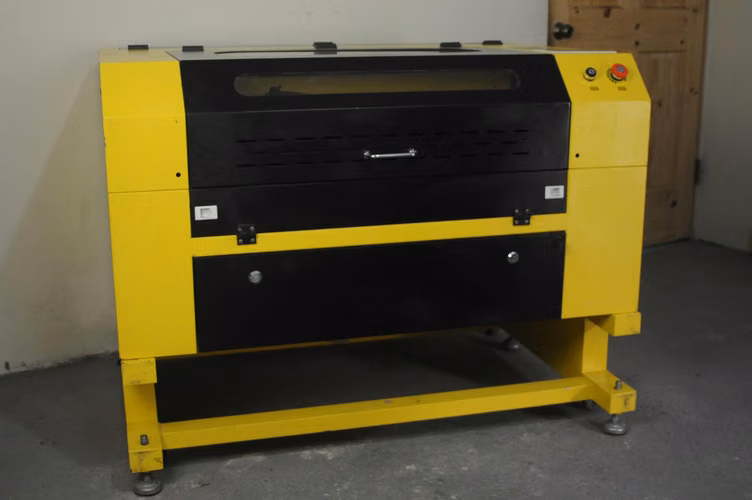 Maquina Laser de 60W Con Area de Trabajo 70cm X 50c