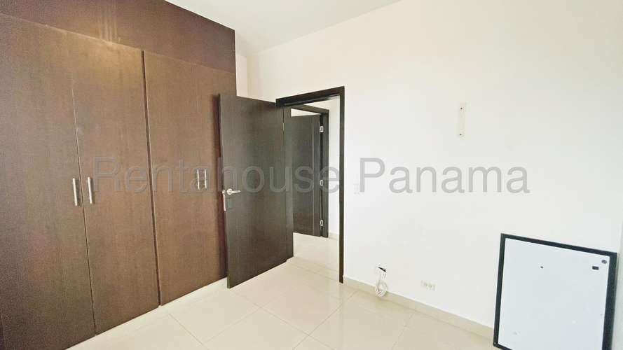 Apartamento de 2 niveles con 217mts en el corazón de Obarrio - Imagen 9
