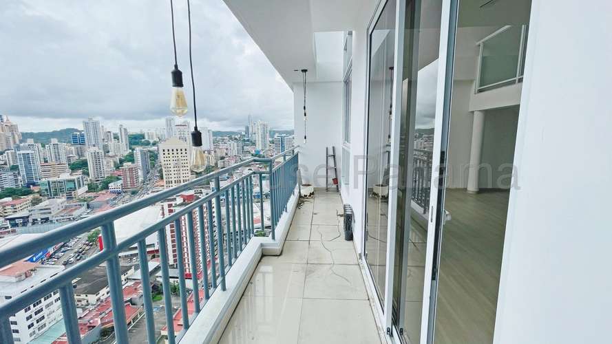 Apartamento de 2 niveles con 217mts en el corazón de Obarrio - Imagen 16