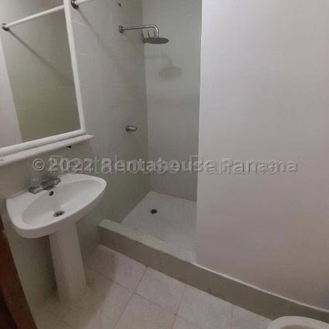 Alquiler apartamento en Lomas del Parque, Carrasquilla* - Imagen 12
