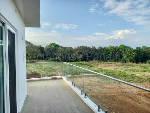 Casa en Venta en Pedasi Playa El Toro - Con pozo de Agua y Paneles Solares 26YCG2053 - Imagen 15
