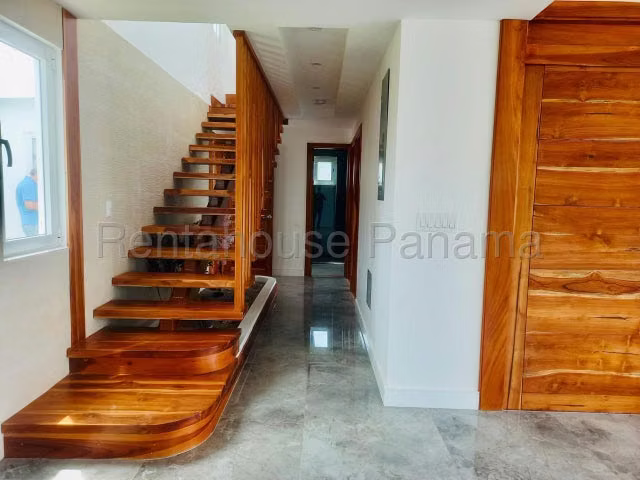Casa en Venta en Pedasi Playa El Toro - Con pozo de Agua y Paneles Solares 26YCG2053 - Imagen 11