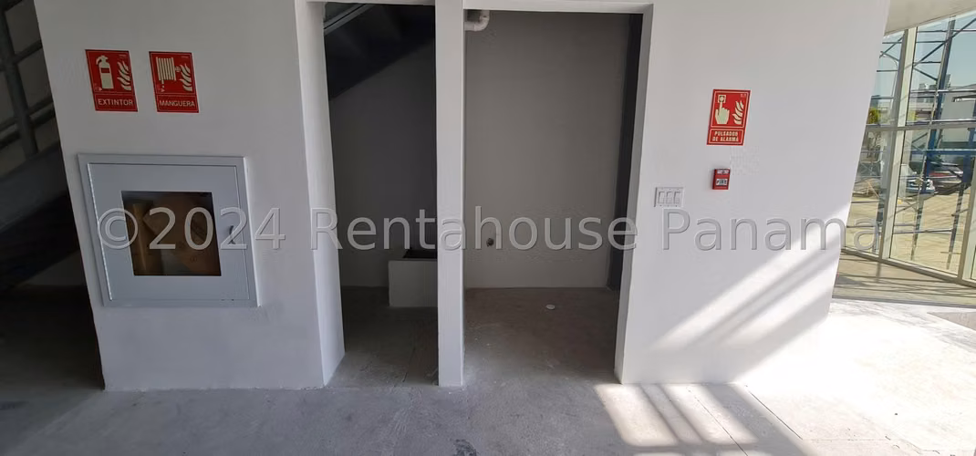 Alquiler de Bodega en Parque Lefevre 27EPP2418 - Imagen 4