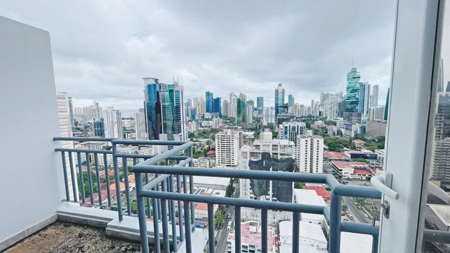 Apartamento de 2 niveles con 217mts en Obarrio  - Imagen 12