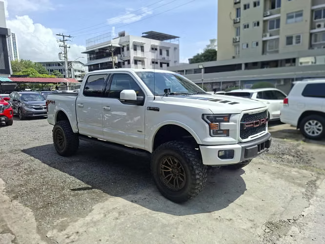 FORD F150 LARIAT 2015