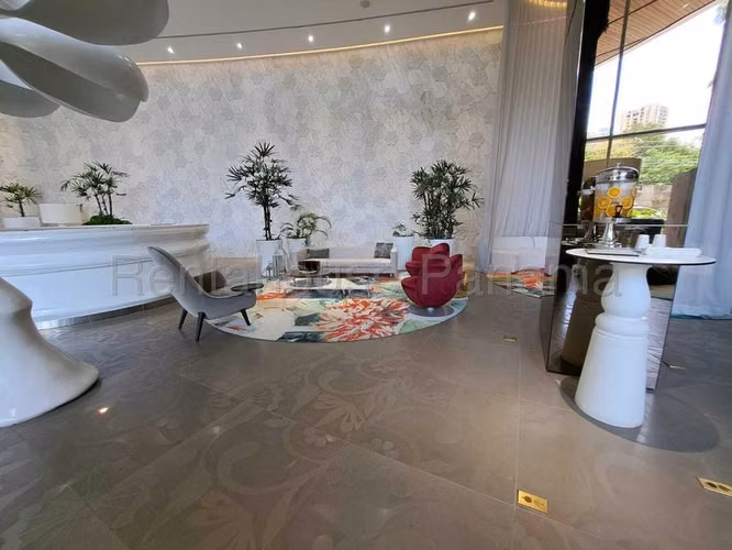 Venta apartamento en Marbella CF27-2494 - Imagen 2